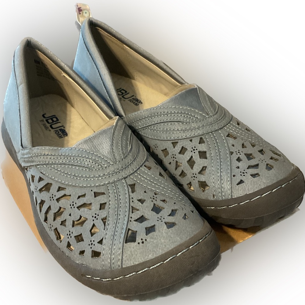 New in box JBU denim blue flats size 8